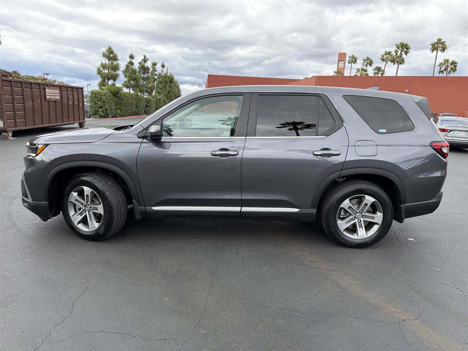 Used 2023 Honda Pilot EX-L image 3