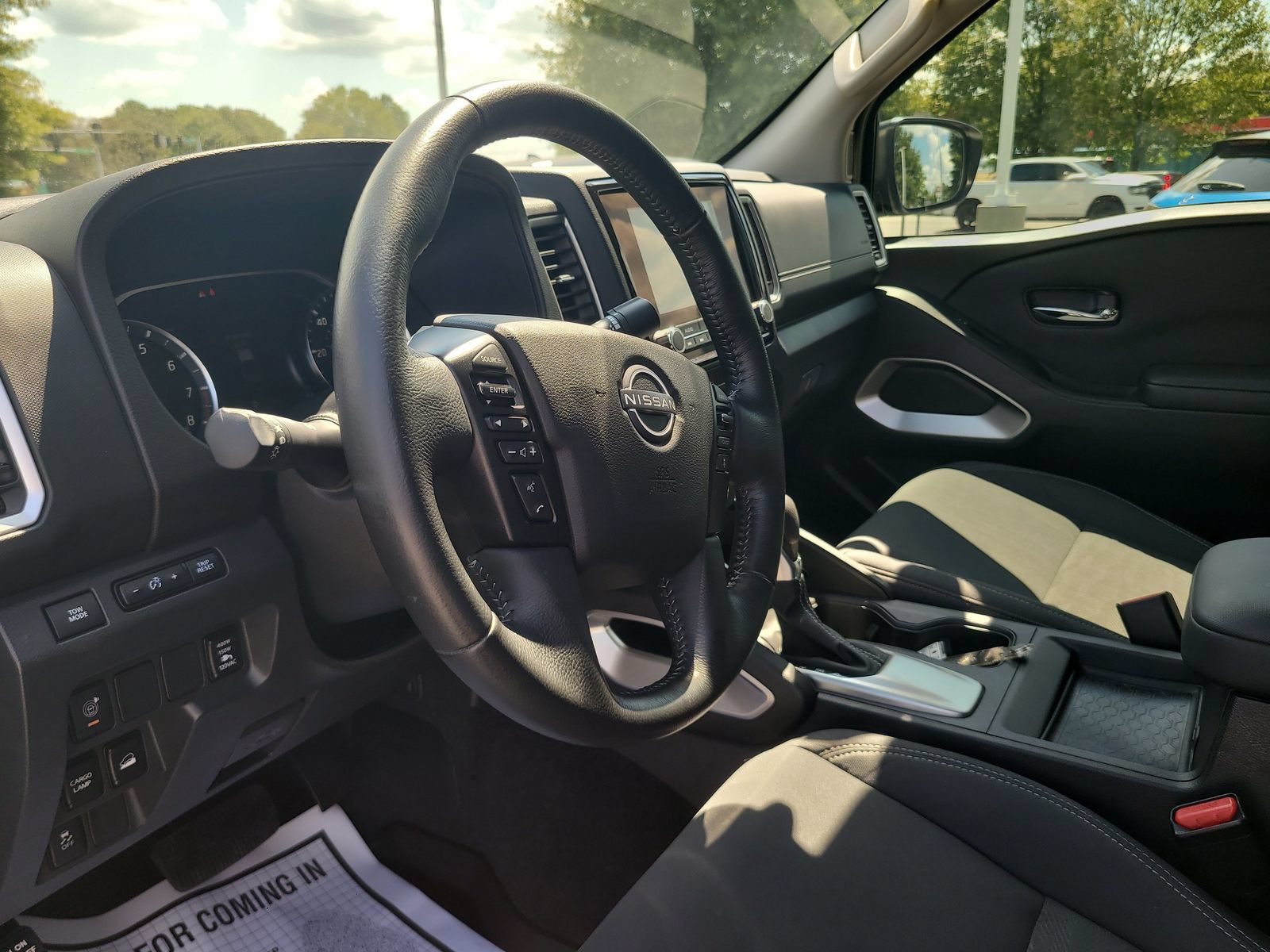 Used 2023 Nissan Frontier SV w/ SV Convenience Package AWD/4WD image 10