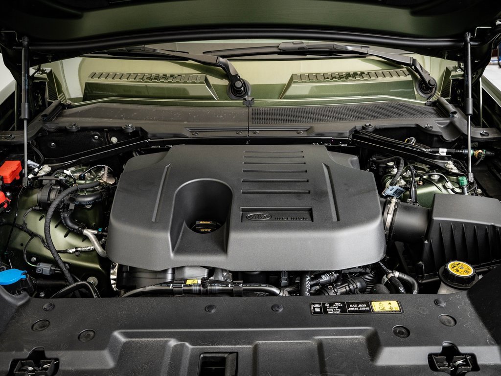 New 2026 Land Rover Defender 110 X-Dynamic SE image 35