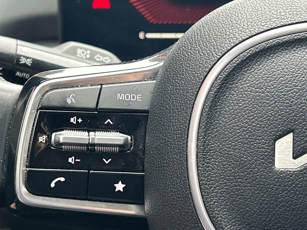 Used 2024 Kia Sorento S image 25