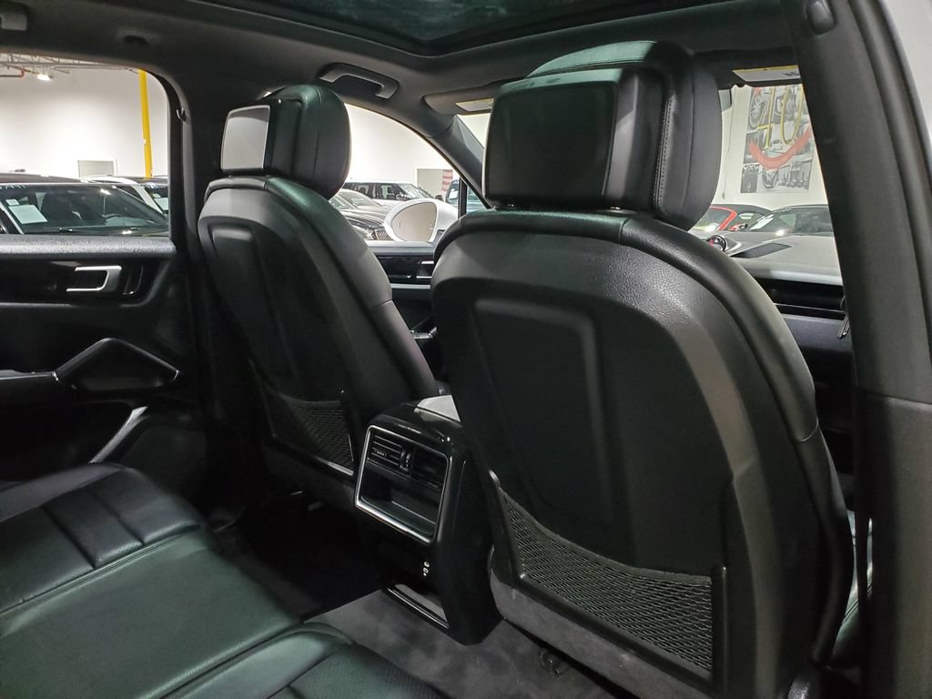 Used 2020 Porsche Cayenne AWD/4WD image 21
