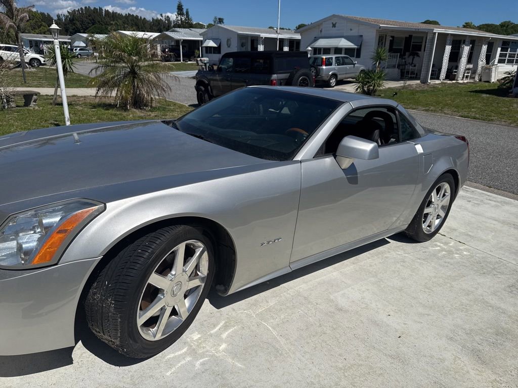 Used 2004 Cadillac XLR RWD image 17