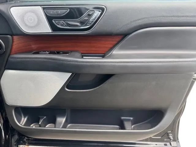 Used 2023 Lincoln Navigator L Reserve AWD/4WD image 17