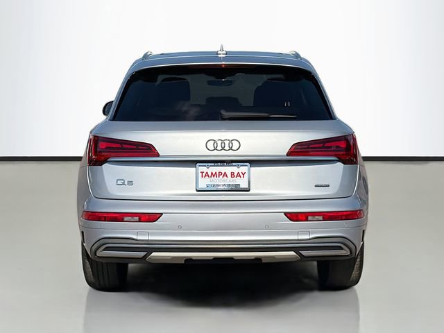 Used 2021 Audi Q5 Premium w/ Convenience Package image 4