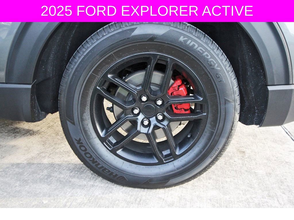 Used 2025 Ford Explorer Active RWD image 29