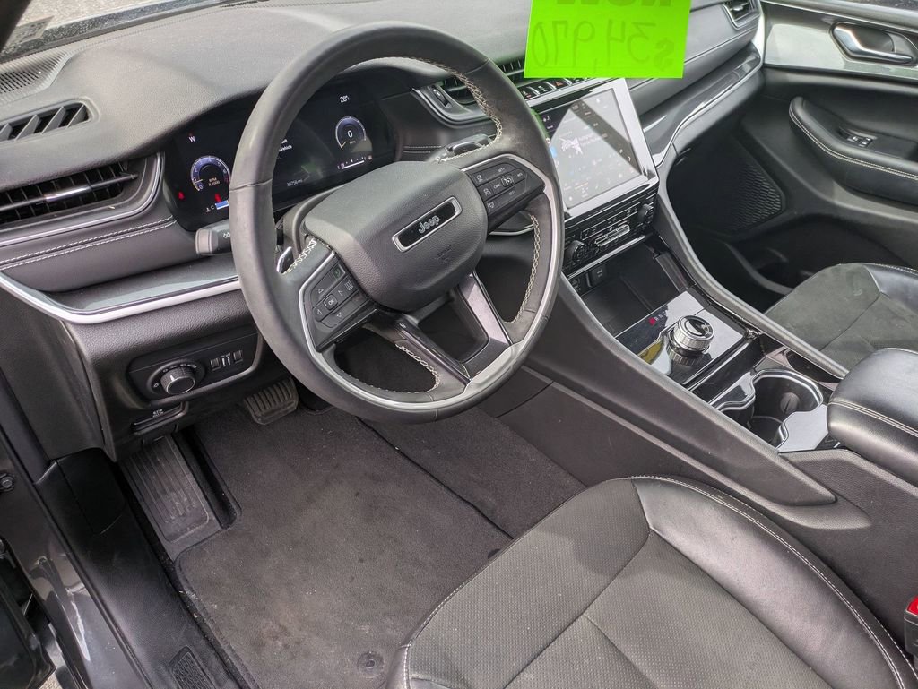 Used 2023 Jeep Grand Cherokee L Laredo image 11