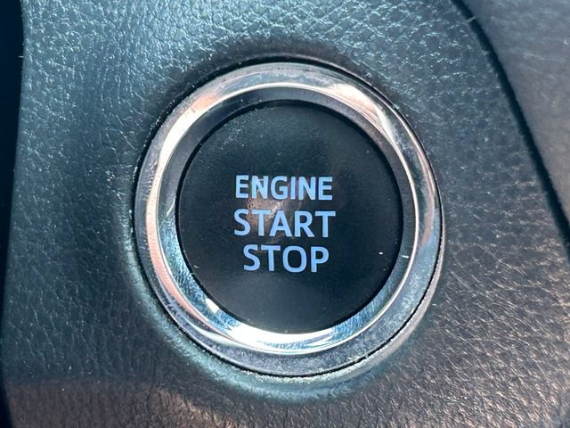 Used 2021 Toyota RAV4 XLE AWD/4WD image 17