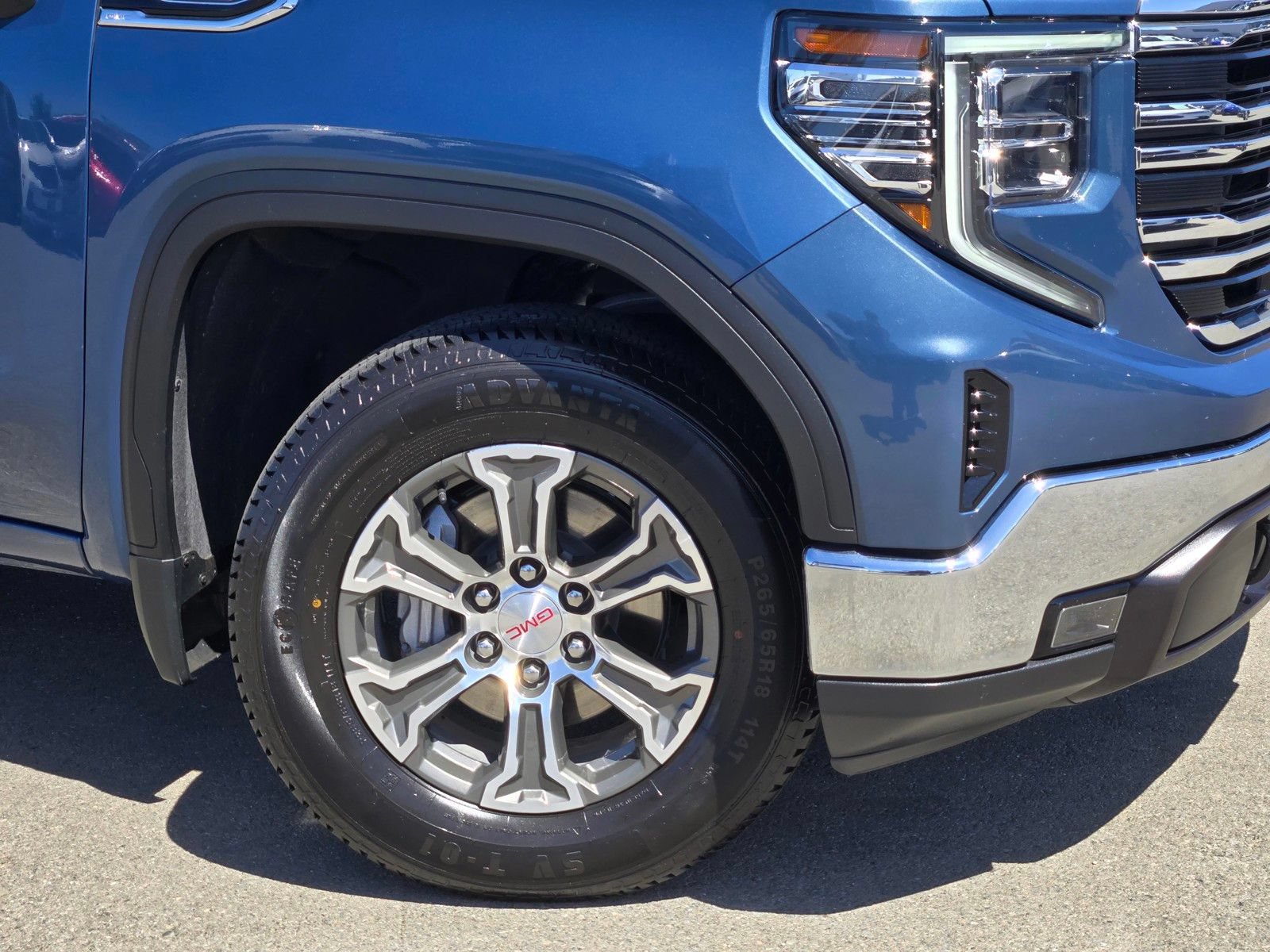 Used 2024 GMC Sierra 1500 SLT RWD image 9
