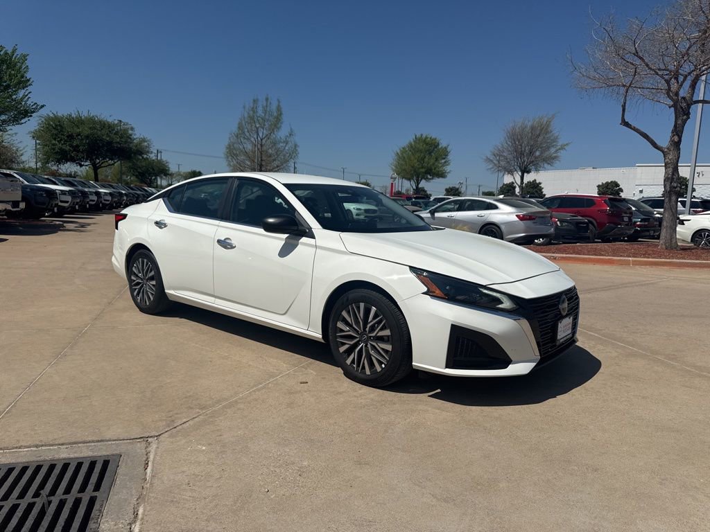 Certified 2025 Nissan Altima 2.5 SV image 7