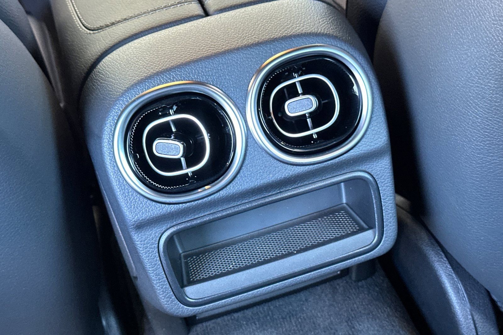 New 2025 Mercedes-Benz C 300 4MATIC Sedan image 24