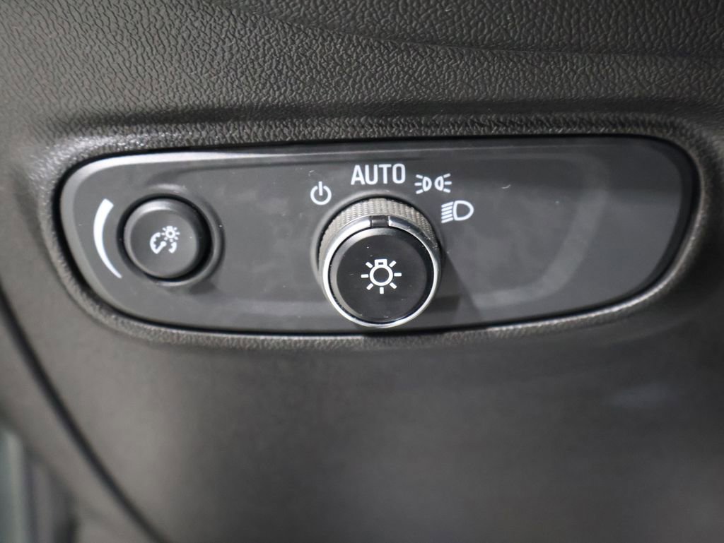 Used 2020 Chevrolet Equinox LT image 31