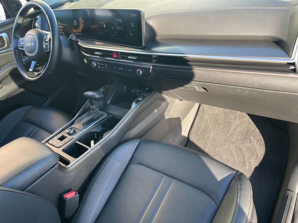 Used 2024 Kia Sorento S image 24