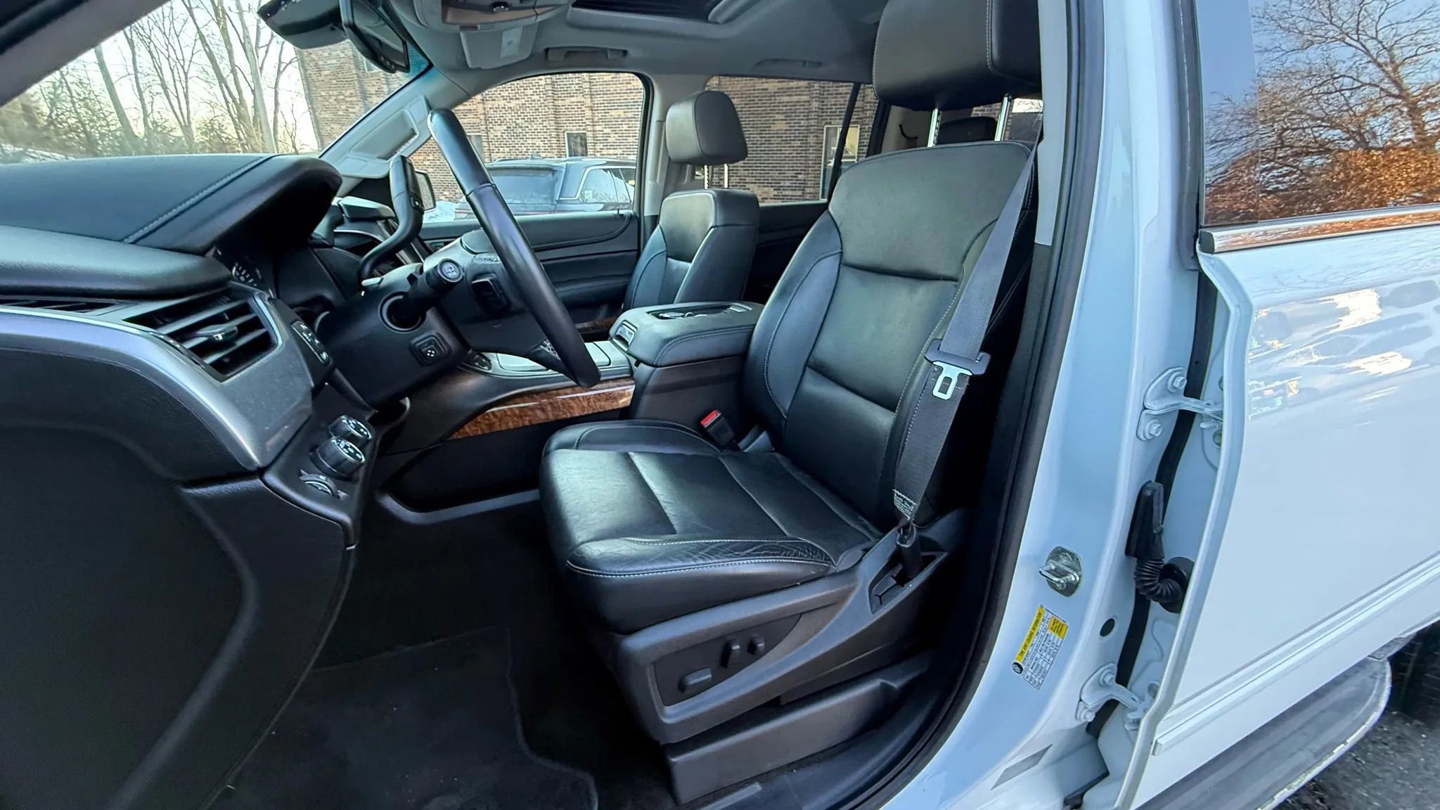 Used 2017 Chevrolet Suburban Premier AWD/4WD image 14