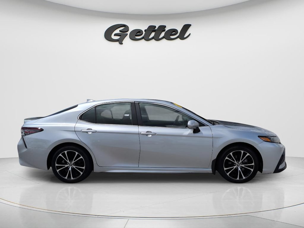 Used 2023 Toyota Camry SE w/ Convenience Package FWD image 4