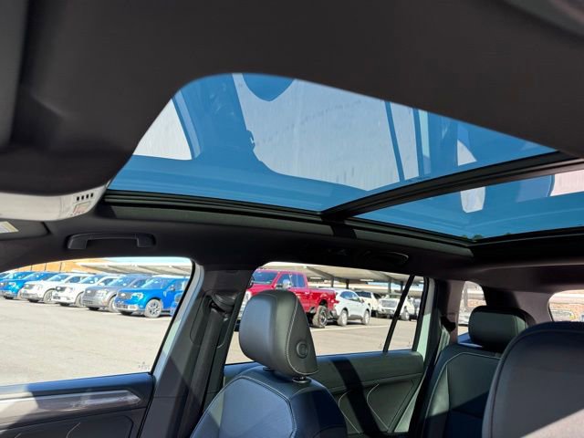 Used 2024 Volkswagen Tiguan SE R-Line image 19