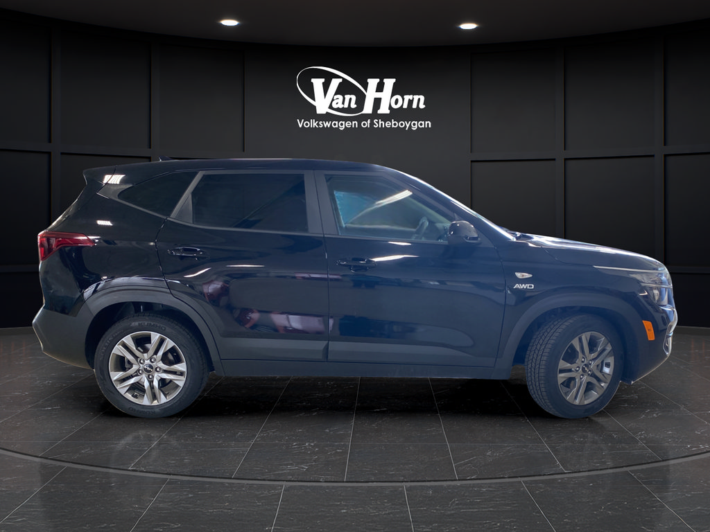 Used 2023 Kia Seltos LX AWD/4WD image 8