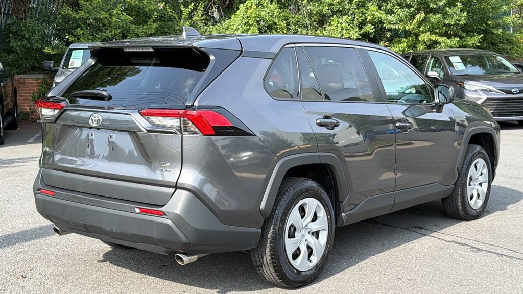 Used 2025 Toyota RAV4 LE AWD/4WD image 4
