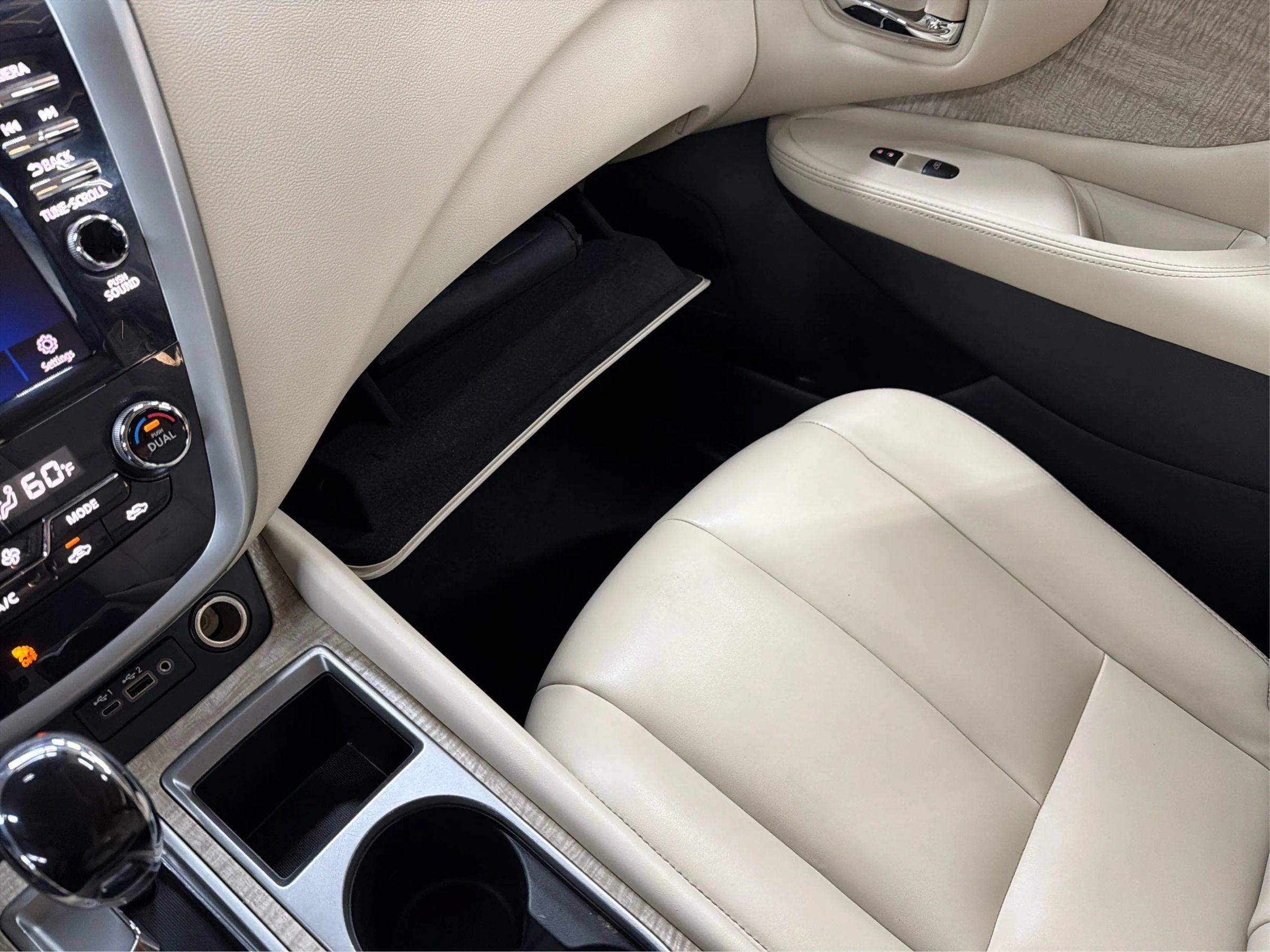 Used 2021 Nissan Murano SV w/ SV Special Edition Package FWD image 26