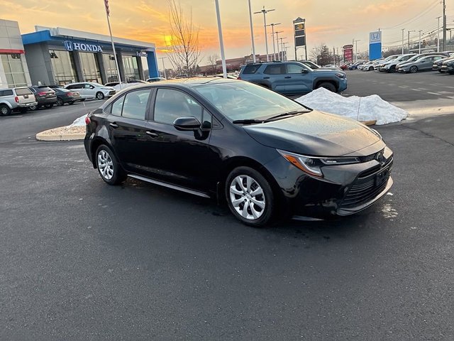 Certified 2023 Toyota Corolla LE image 3