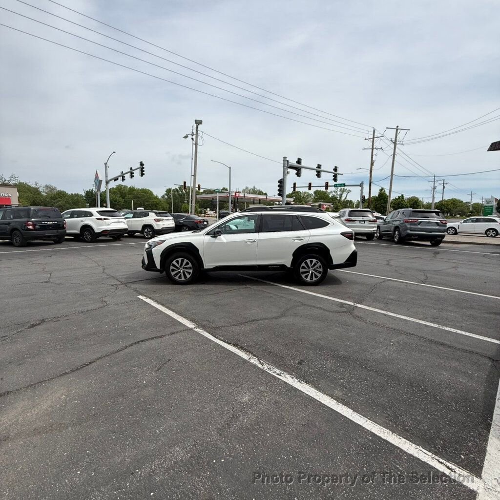 Used 2023 Subaru Outback Premium AWD/4WD image 8
