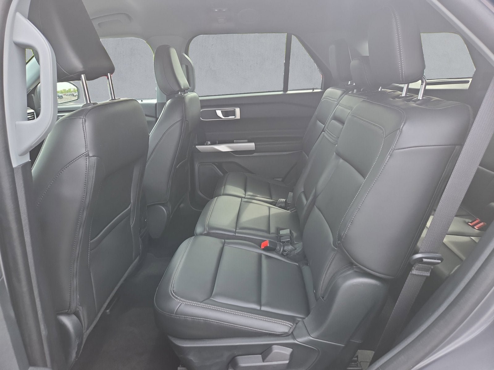 Certified 2023 Ford Explorer XLT w/ Equipment Group 202A AWD/4WD image 23