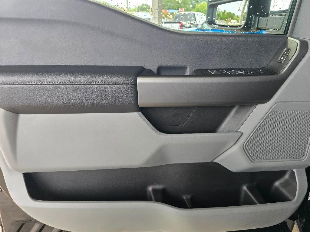 New 2026 Ford F550 4x4 Crew Cab Super Duty image 6