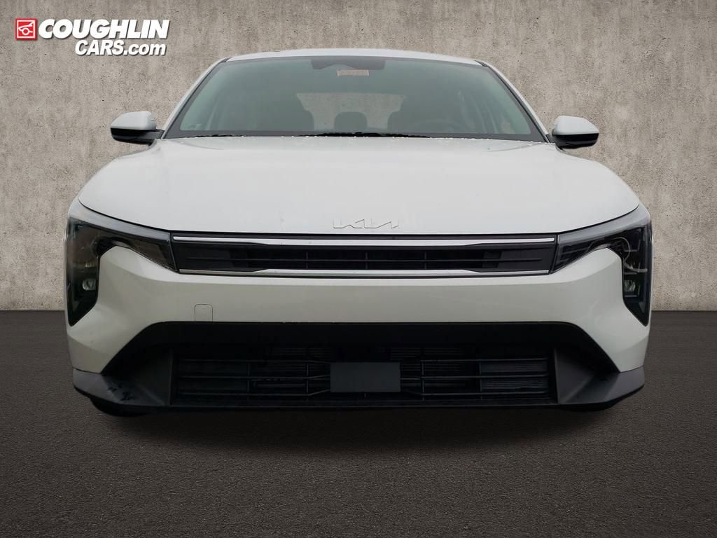 New 2025 Kia K4 LXS image 2