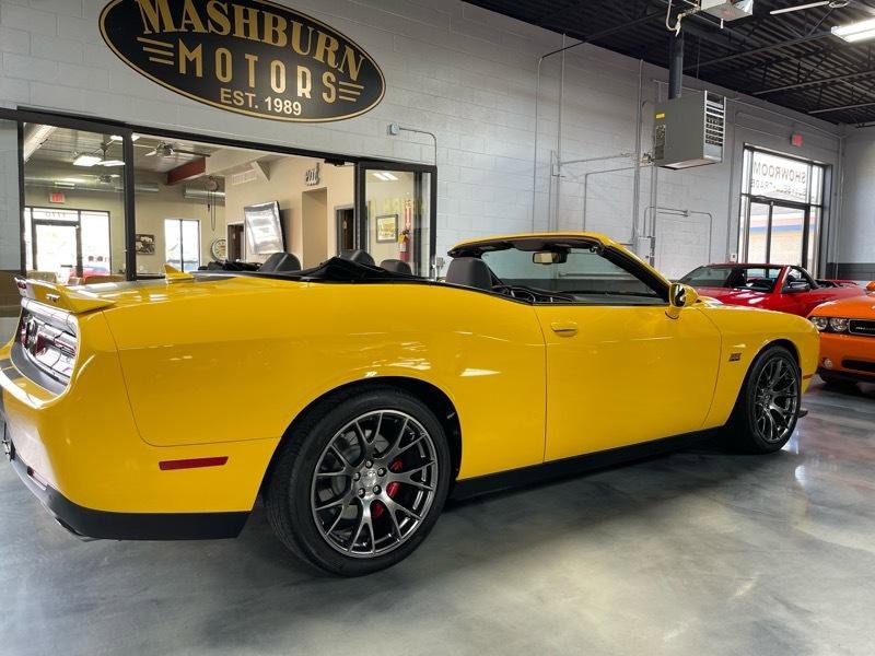 Used 2017 Dodge Challenger SRT w/ Technology Group image 11