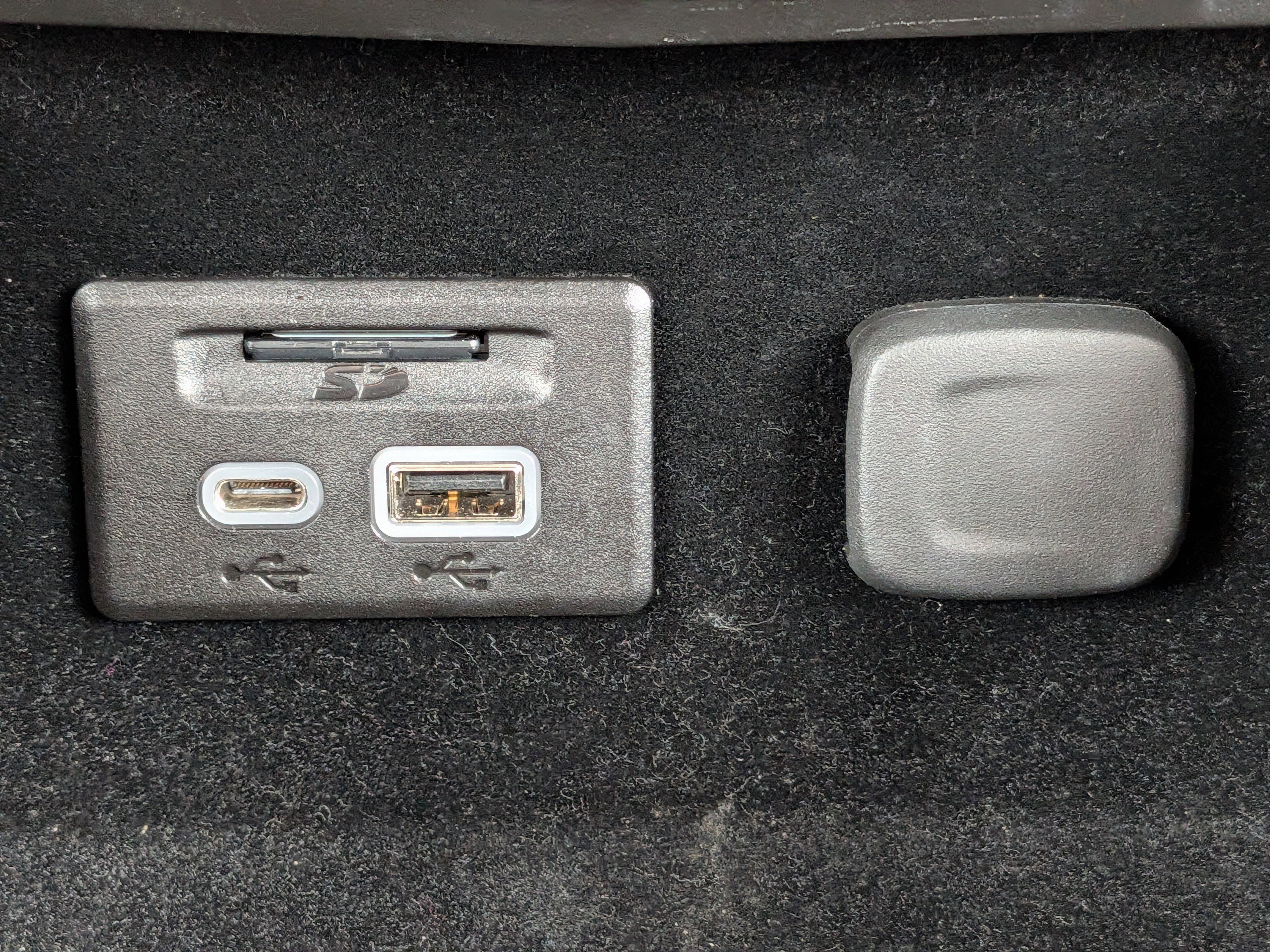 Certified 2019 Cadillac XT4 Luxury FWD image 26