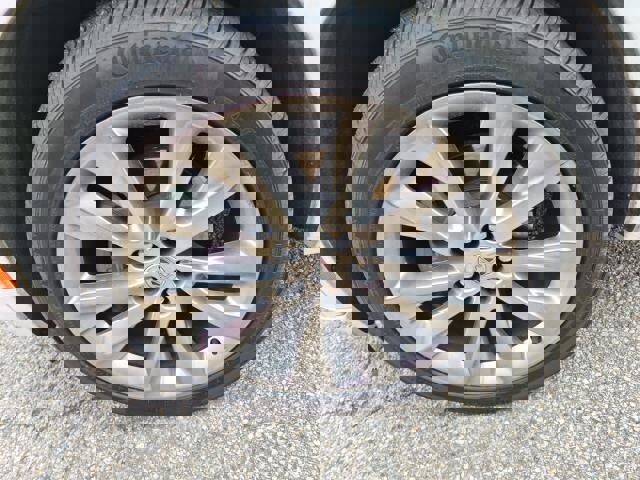 Used 2023 Buick Envision Avenir image 16