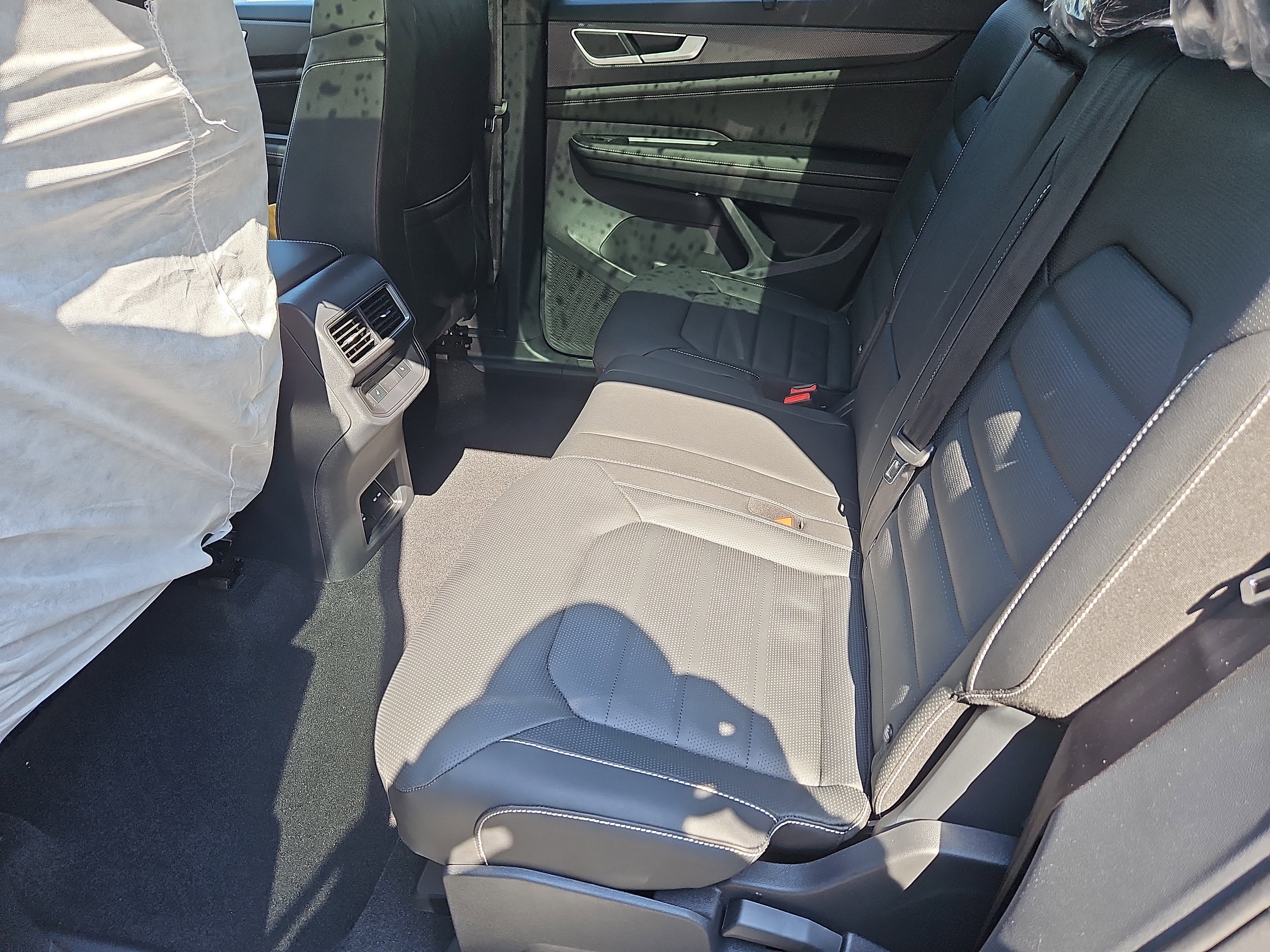 New 2026 Volkswagen Atlas Cross Sport SEL R-Line image 21