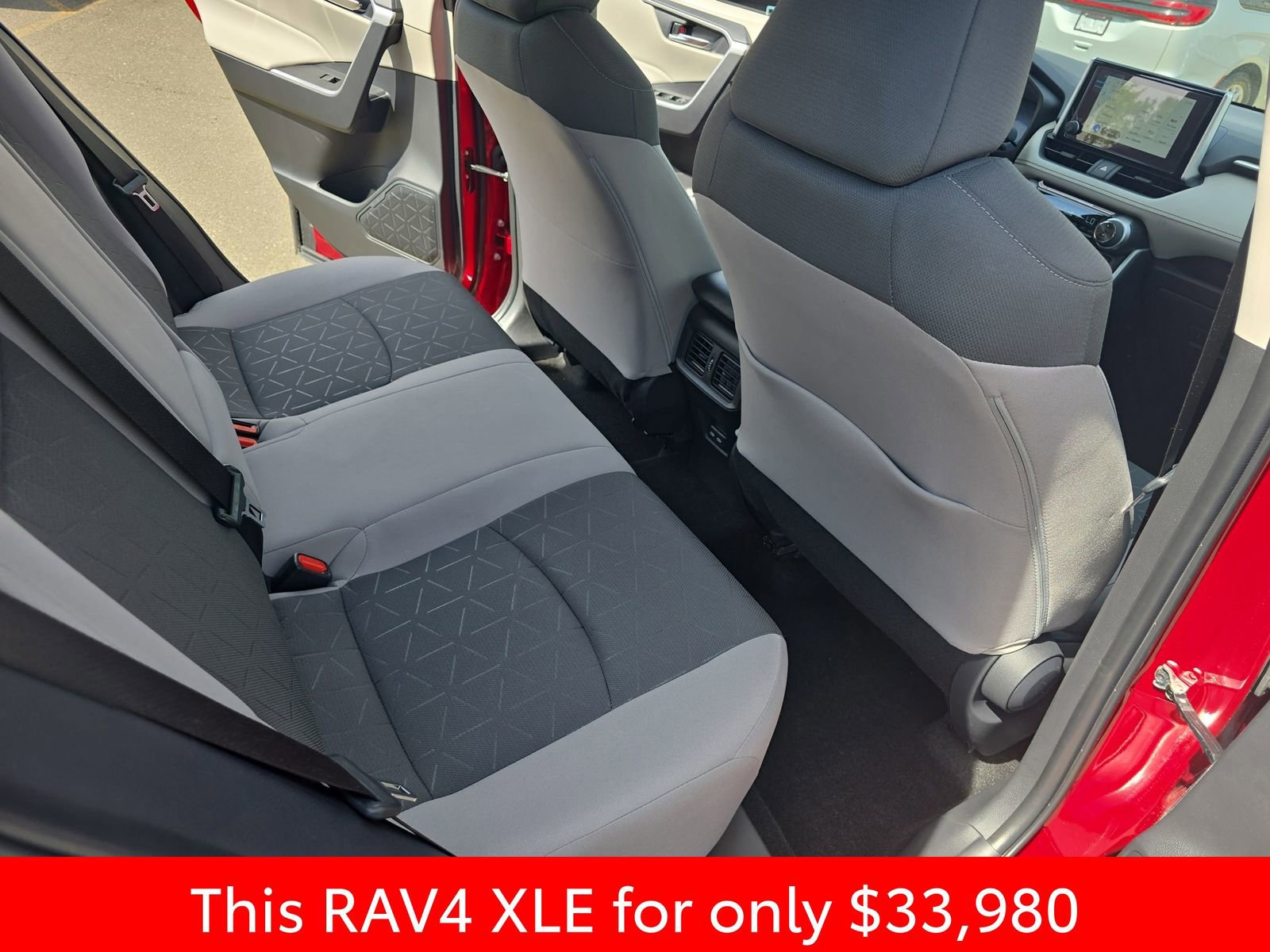 Used 2025 Toyota RAV4 XLE FWD image 17