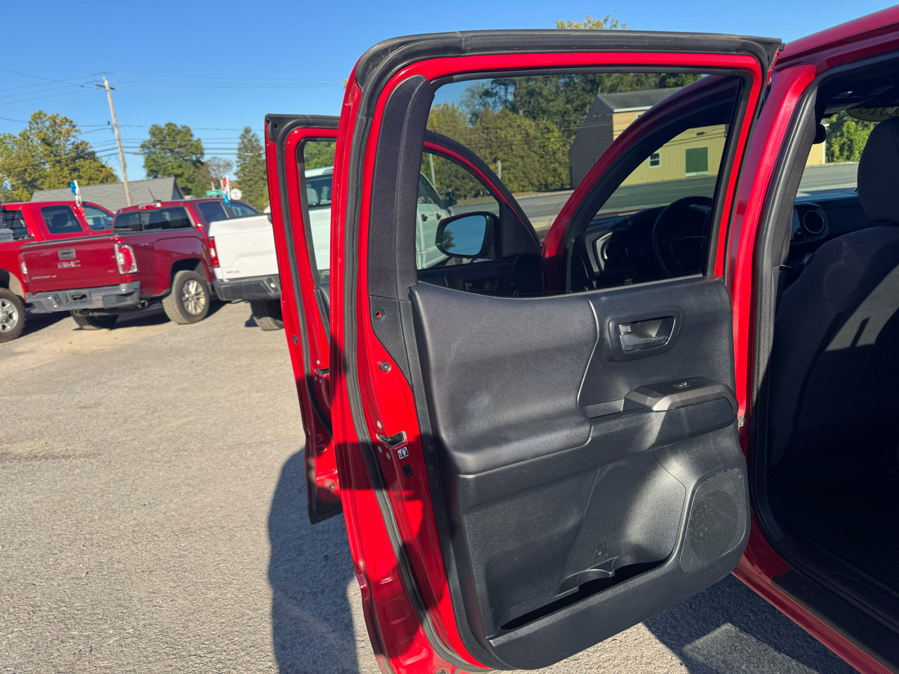 Used 2016 Toyota Tacoma TRD Sport image 14