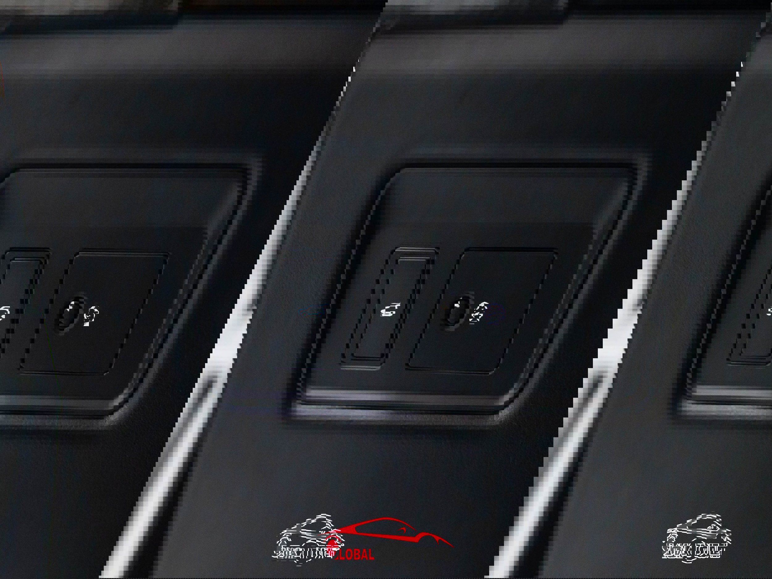 Used 2018 Land Rover Range Rover Long Wheelbase Supercharged image 40