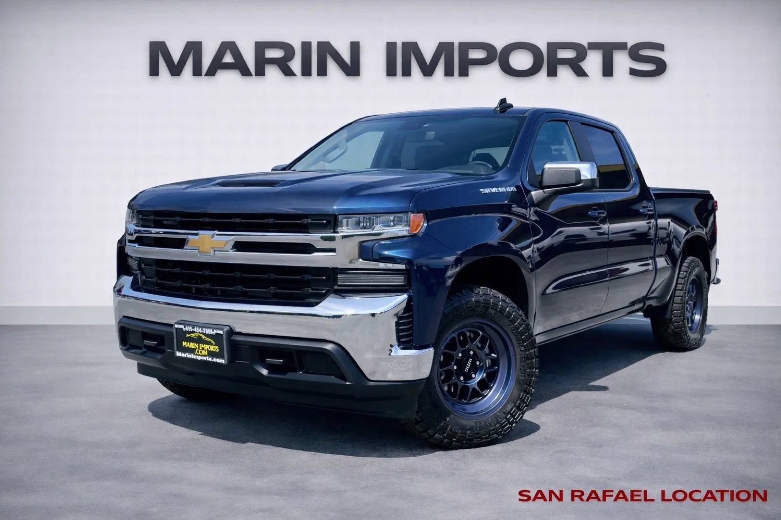 Used 2022 Chevrolet Silverado 1500 LT AWD/4WD image 1