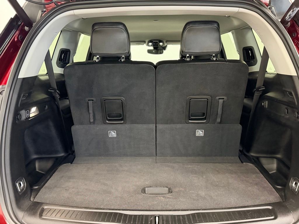 Used 2023 Jeep Grand Cherokee L Limited w/ Black Appearance Package image 6