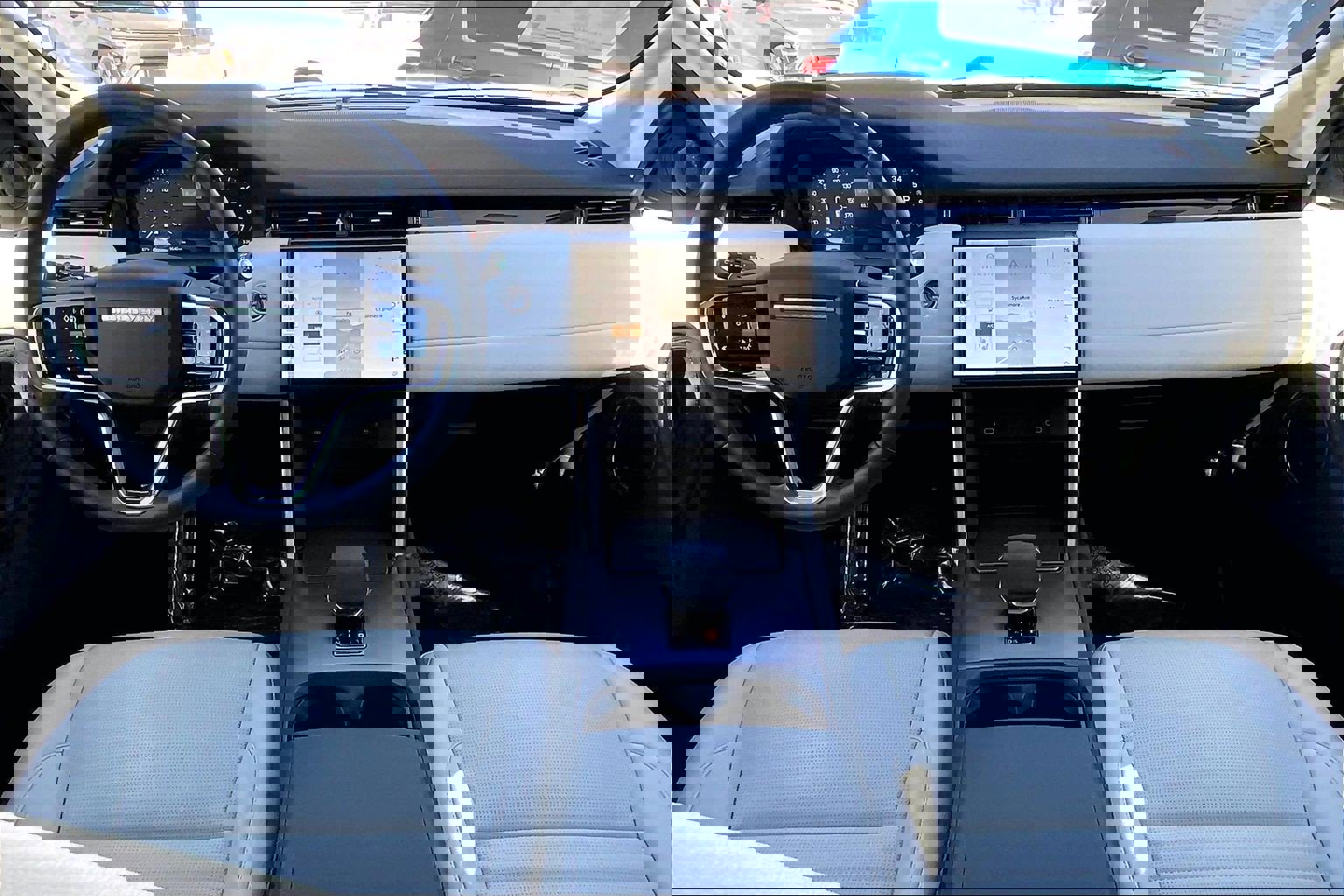 Used 2024 Land Rover Discovery Sport S image 15