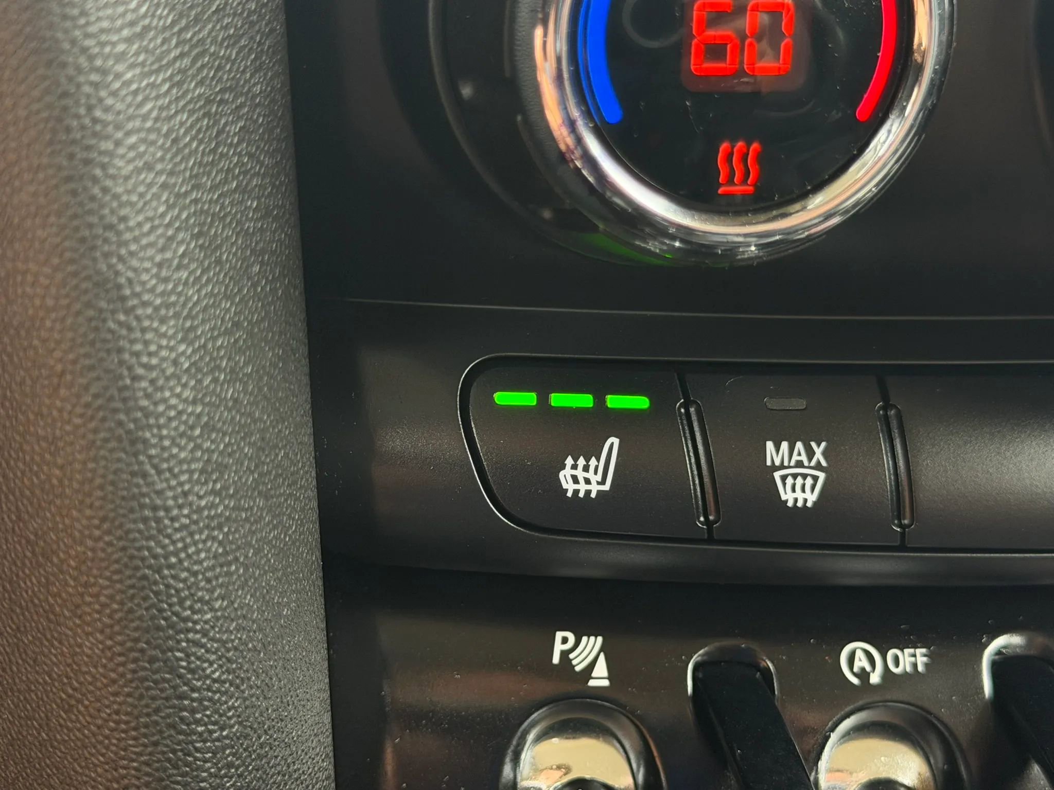 Used 2015 MINI Cooper 2-Door Hardtop FWD image 24