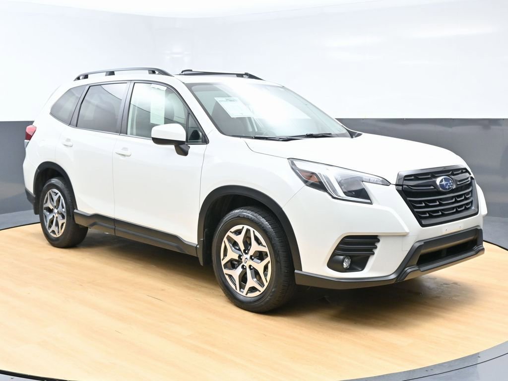 Used 2024 Subaru Forester Premium image 3
