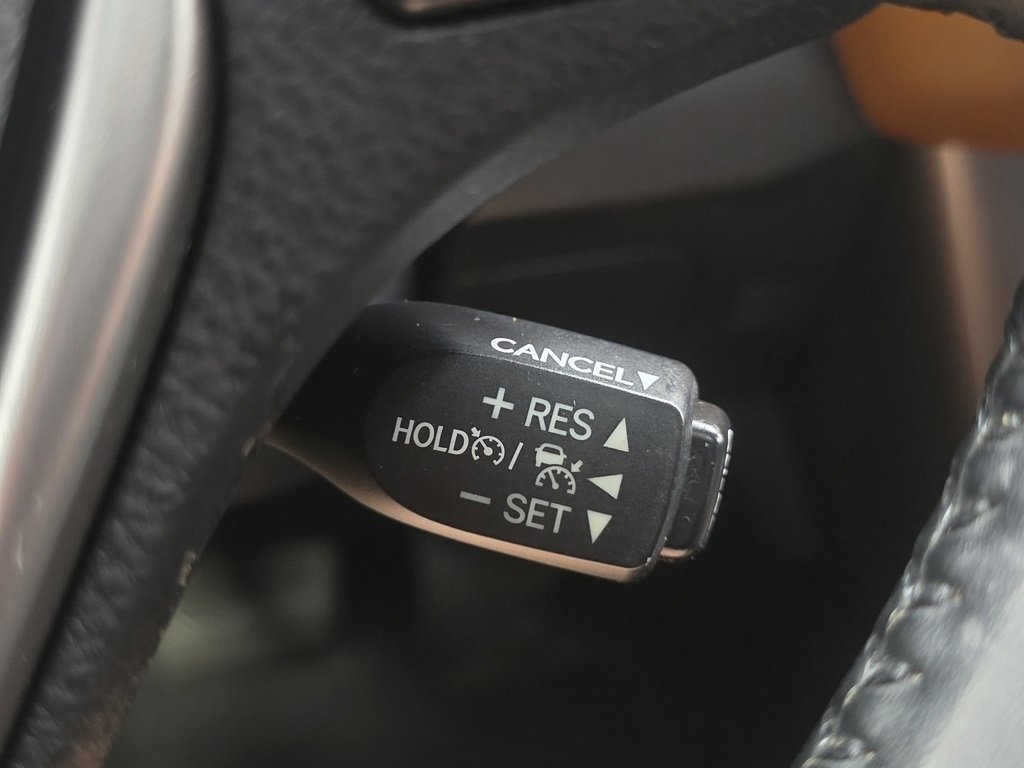 Used 2018 Toyota RAV4 SE w/ Power Extra Value Package image 32