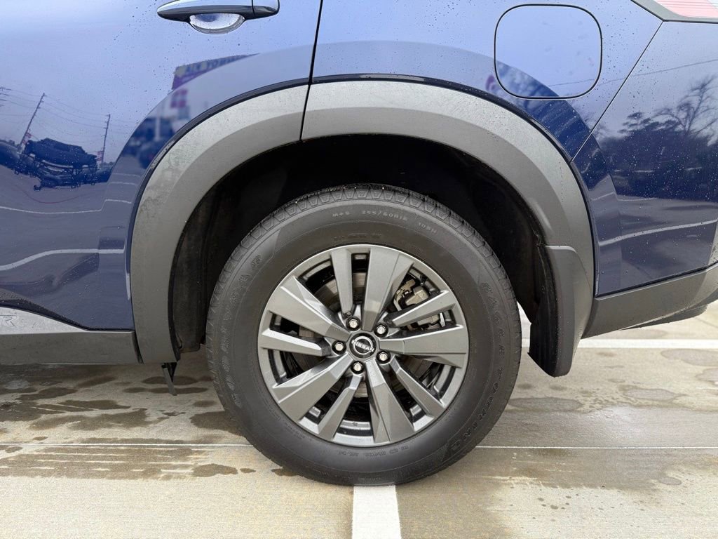 Used 2022 Nissan Pathfinder SV image 10