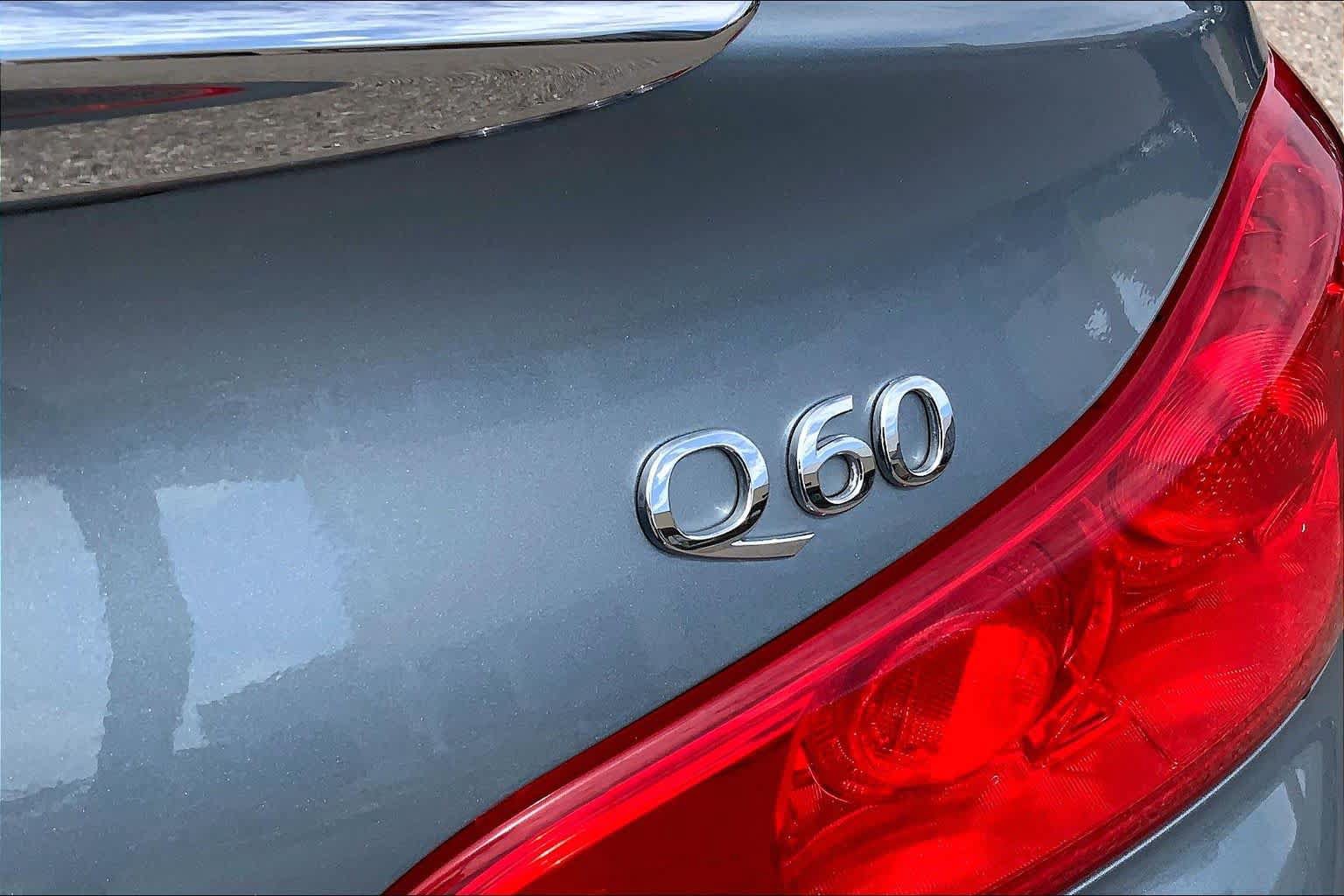 Used 2015 INFINITI Q60 Convertible w/ Premium Package RWD image 9