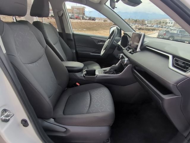Used 2025 Toyota RAV4 XLE image 32