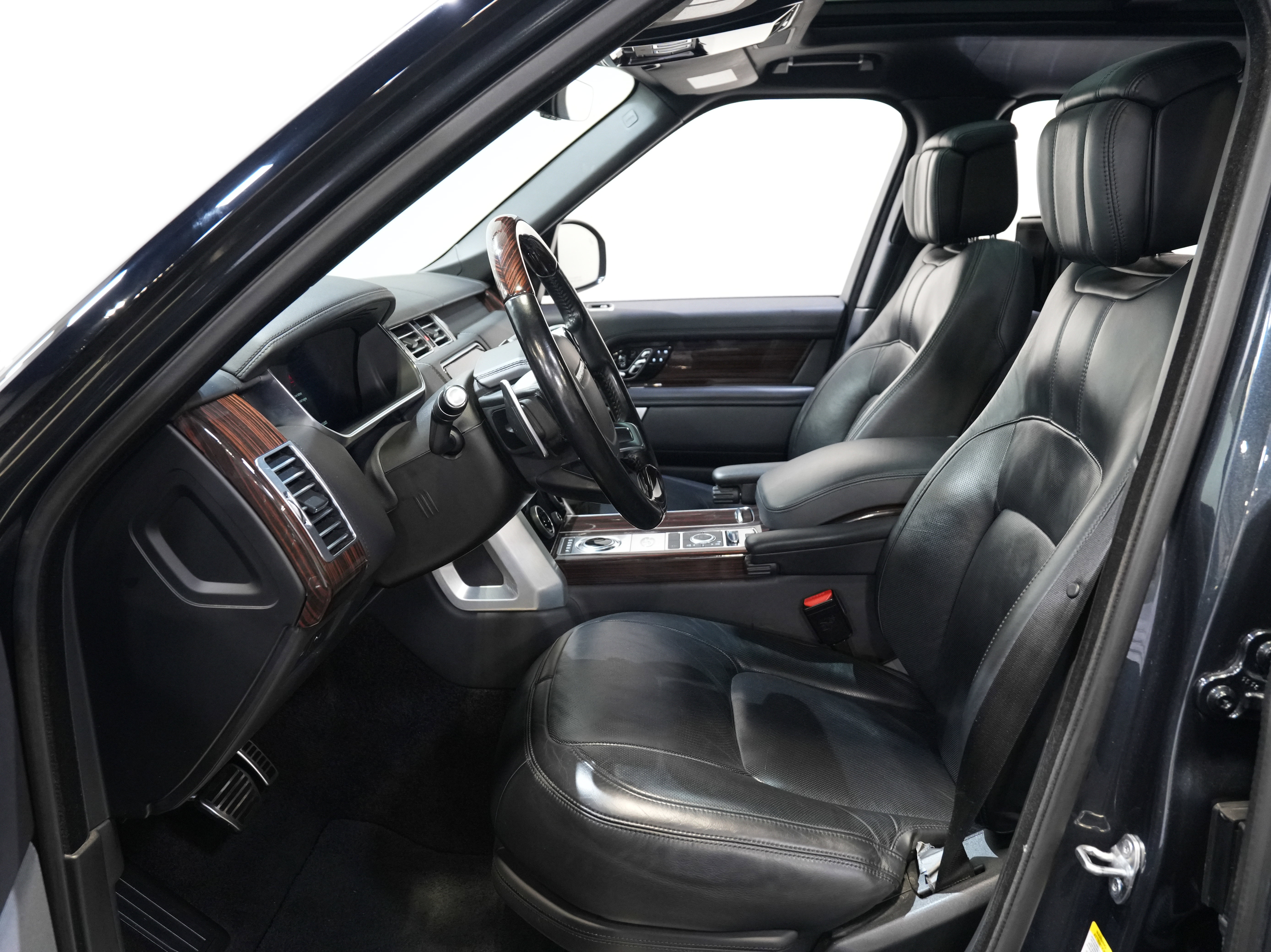 Used 2018 Land Rover Range Rover Long Wheelbase Autobiography image 28