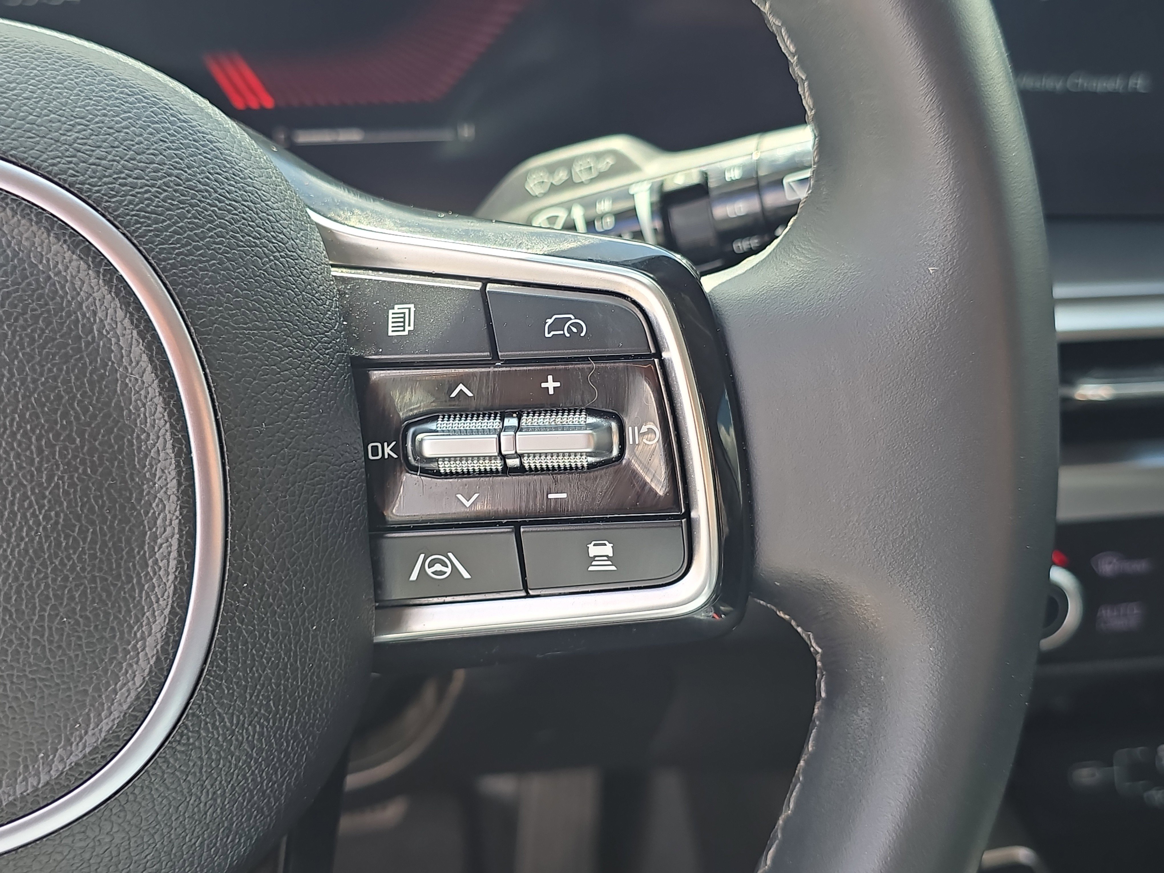 Used 2025 Kia Sorento EX w/ Panoramic Sunroof Package image 32