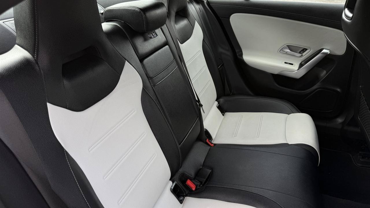 Used 2023 Mercedes-Benz CLA 250 4MATIC image 38