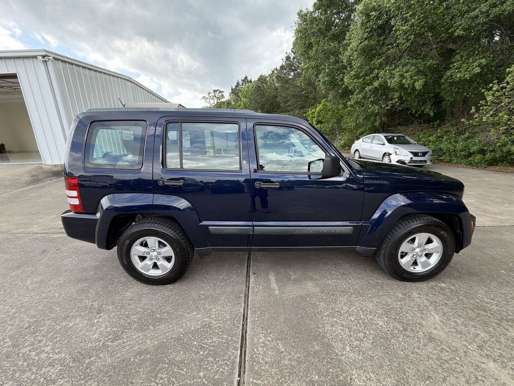 Used 2012 Jeep Liberty Sport w/ Driver Convenience Group RWD image 8