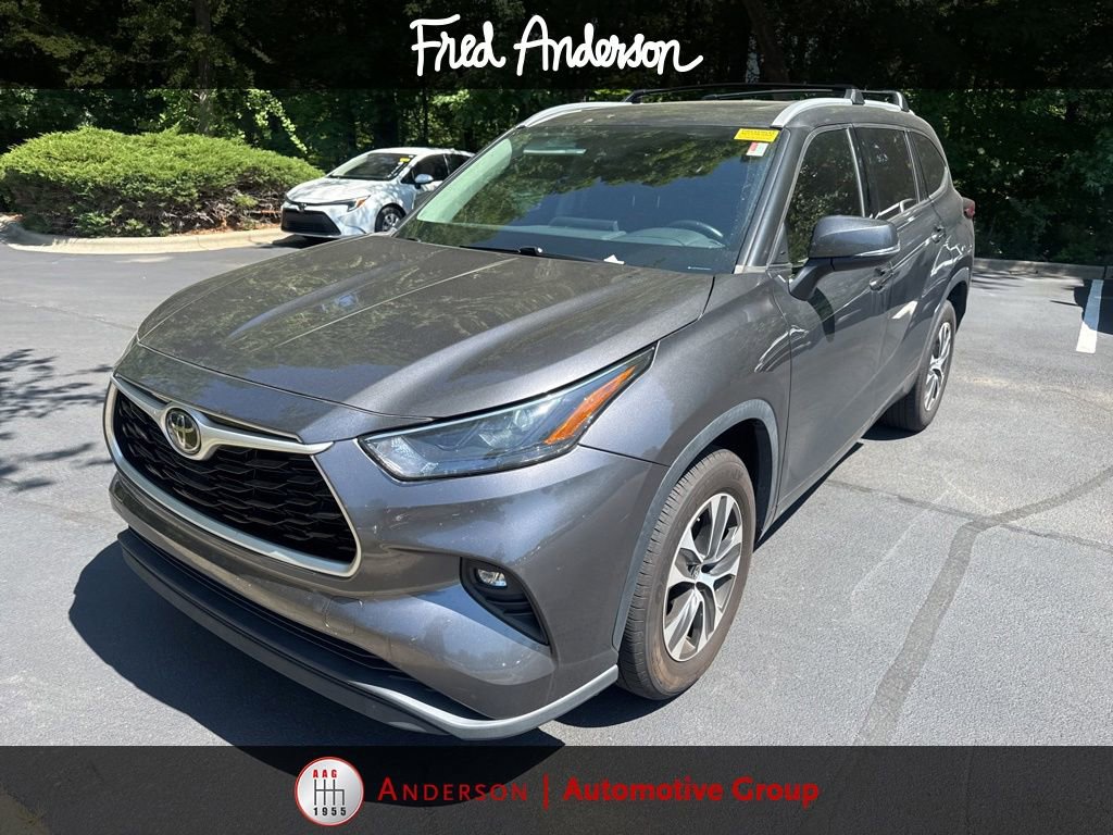 Used 2022 Toyota Highlander XLE FWD image 15