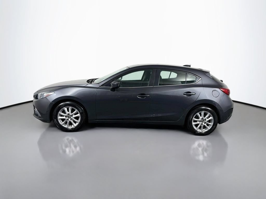 Used 2016 MAZDA MAZDA3 i Touring w/ Popular Equipment Package FWD image 4