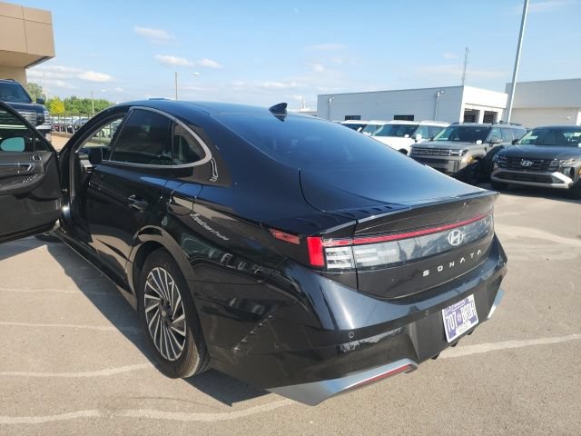 Certified 2025 Hyundai Sonata Limited FWD image 8
